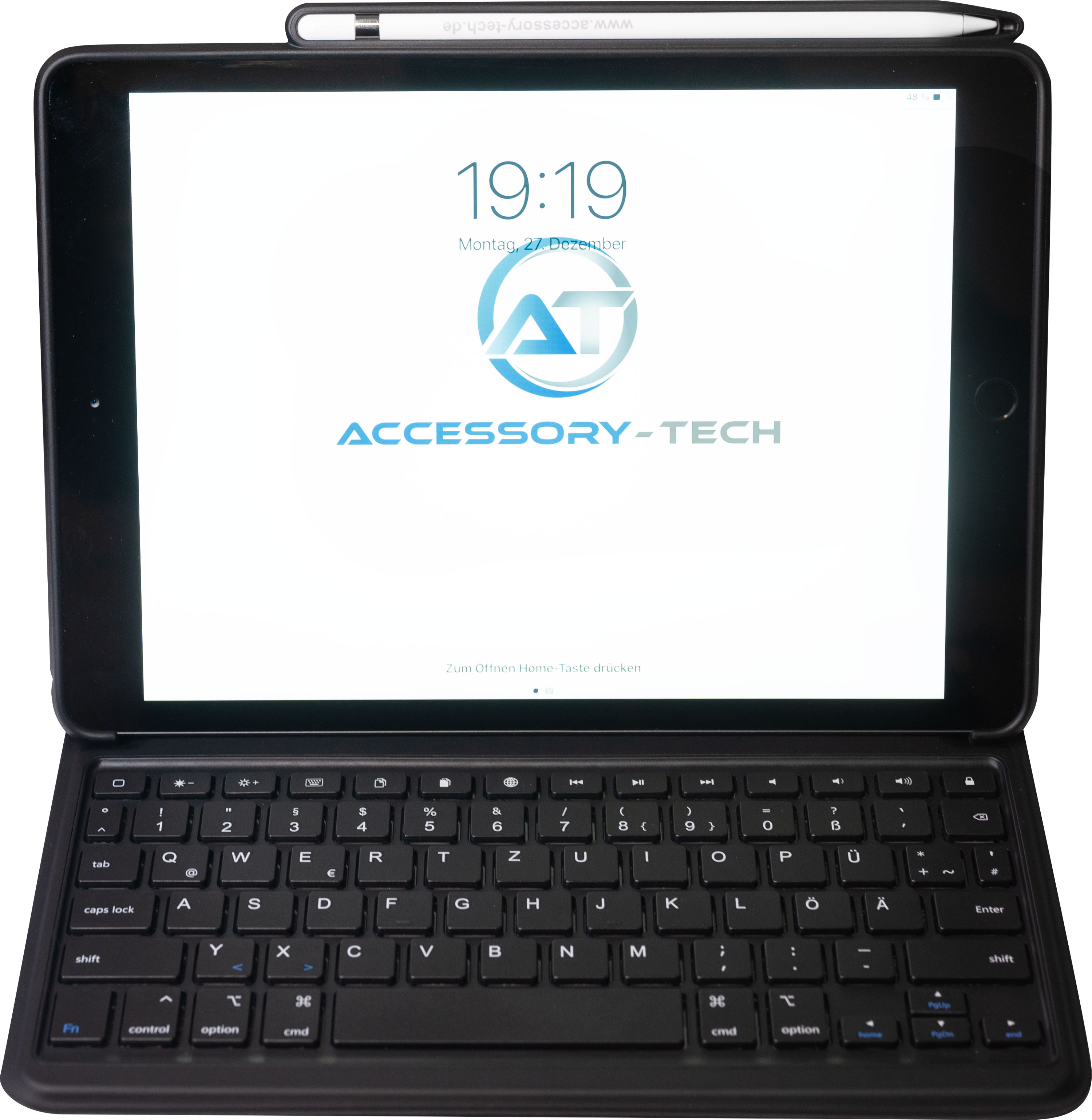 135-2021 AT Premium  Schutzhülle mit integrierter Tastatur Nutzeransicht
