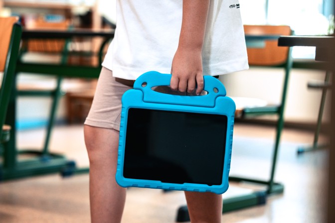 Robuste Tablet-Schutzhülle für den schulischen Einsatz